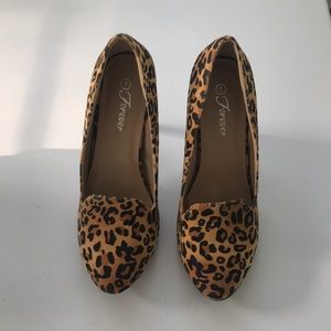 SIZE 7 leopard print heels